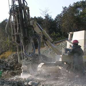 山根火薬の穿孔状況